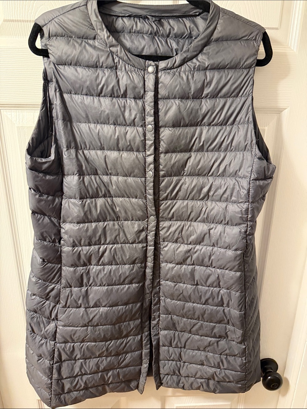 Lightweight Quilted Sleeveless and Collarless Vest - Gray